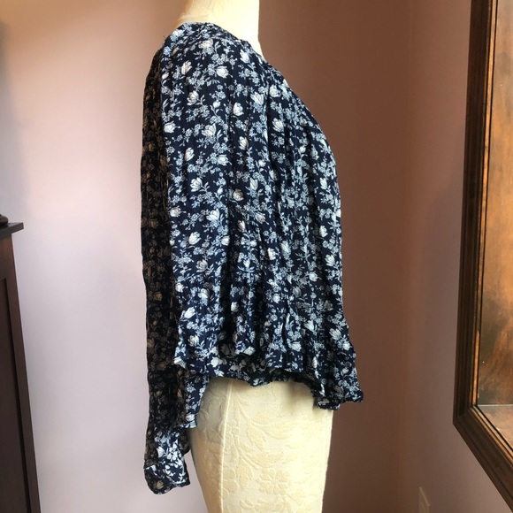 Ralph Lauren High Low Hem, Boho flowy, navy, floral top, size M - Picture 5 of 9